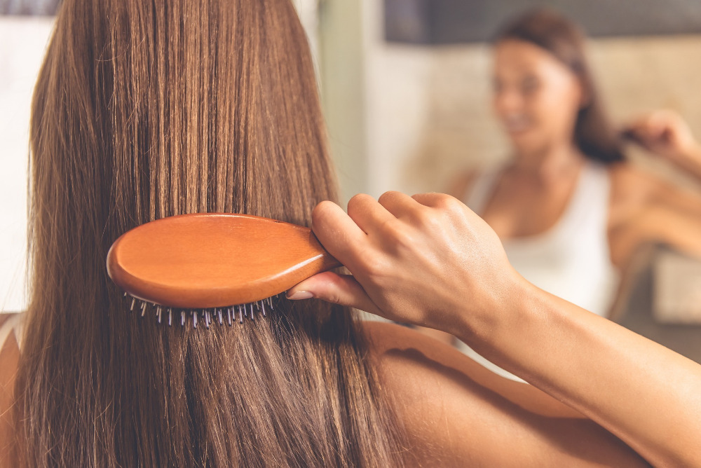 ریزش مو یکی از علائم طولانی مدت کرونا