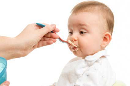 راهنمای کامل غذا دادن به نوزاد