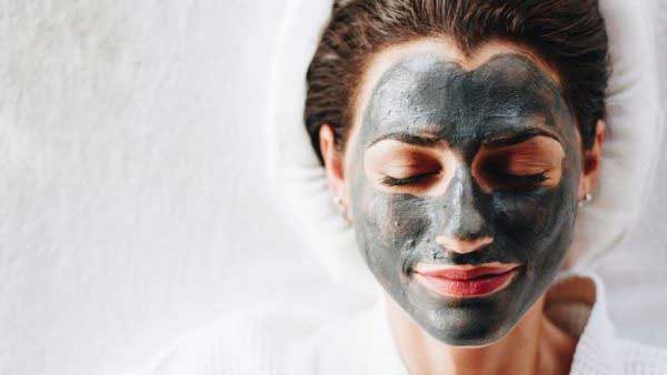 فواید ماسک لایه بردار زغال برای انواع پوست