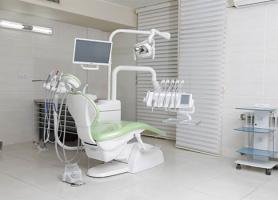 دکتر علیرضا اقبال - جراح . دندانپزشک