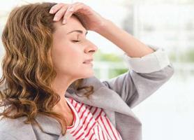 چگونه سردرد دوران یائسگی را درمان کنیم