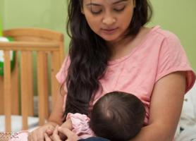 چگونه اطمینان حاصل کنیم نوزادمان به خوبی شیر میخورد؟ 