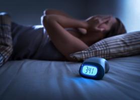 ۵ مشکل سلامتی که باعث بی‌خوابی می‌شود
