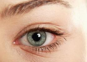 درمان خط زیر چشم چگونه است؟