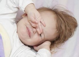 علت بیدار شدن کودک با گریه چیست؟